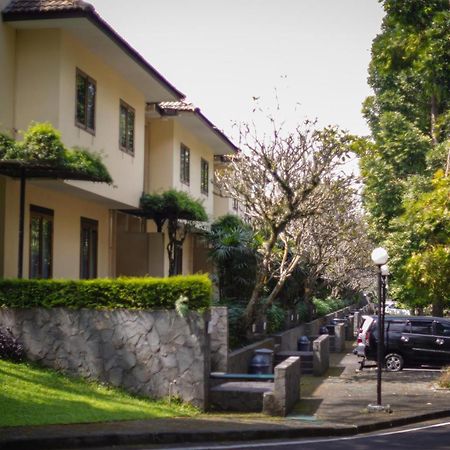 Puri Setiabudhi Residencia Hotel Bandung Exterior foto