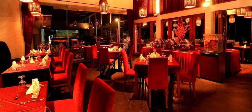 Puri Setiabudhi Residencia Hotel Bandung Exterior foto