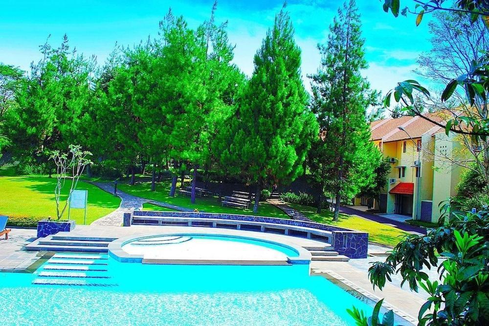Puri Setiabudhi Residencia Hotel Bandung Exterior foto