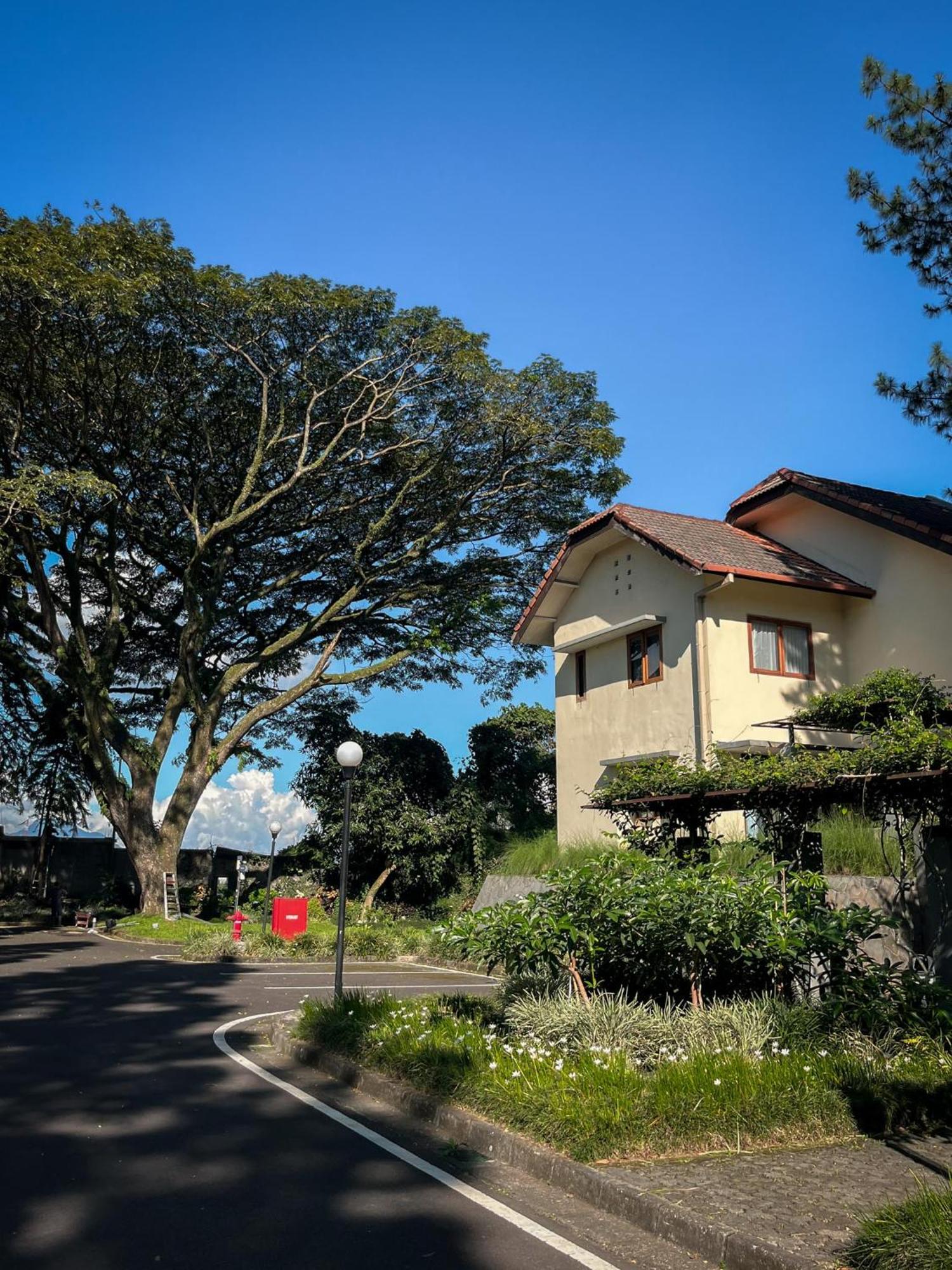 Puri Setiabudhi Residencia Hotel Bandung Exterior foto